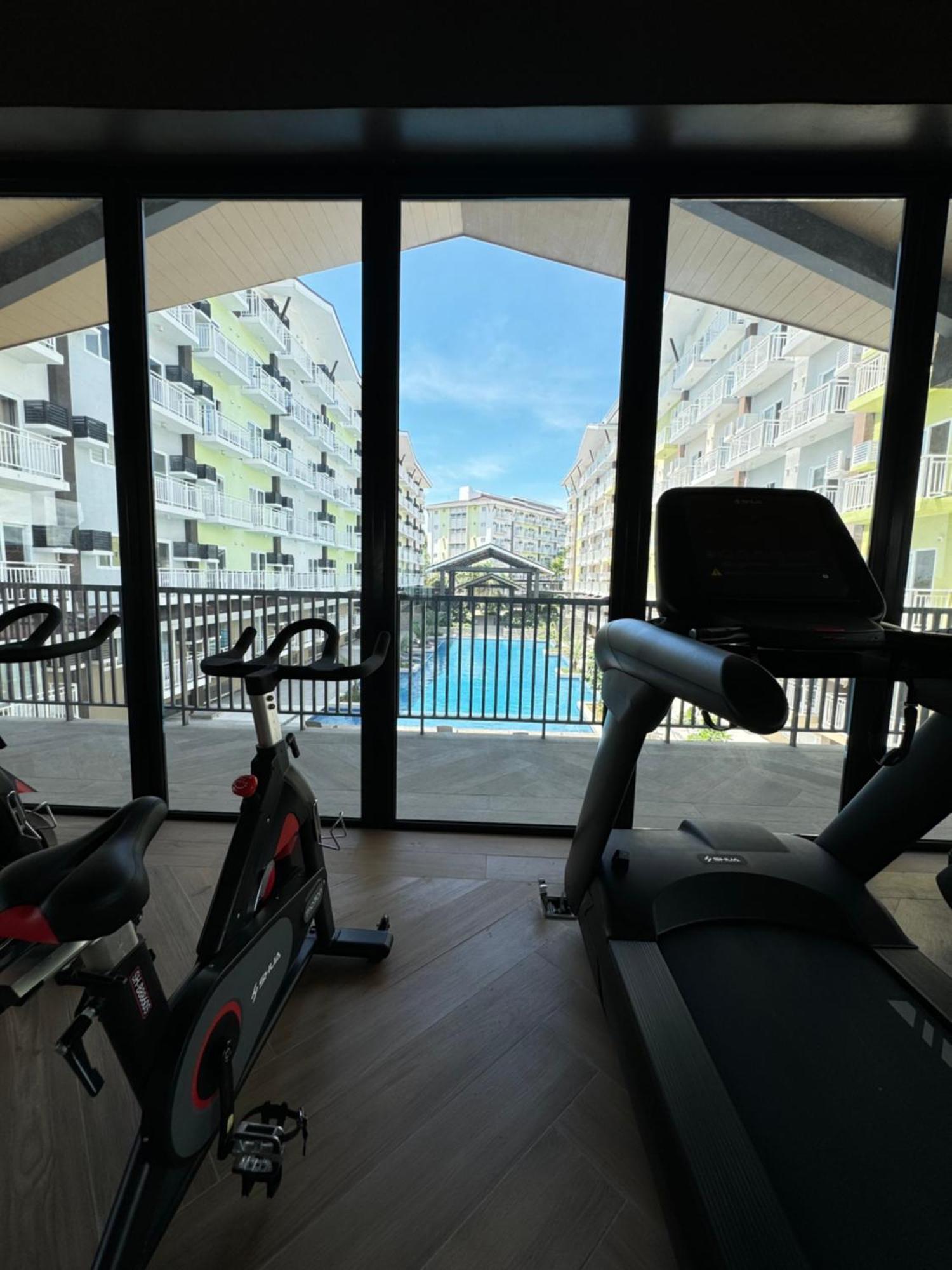 Ania Rooms@Amani Grand Residences Near Airport Lapu-Lapu City Bagian luar foto
